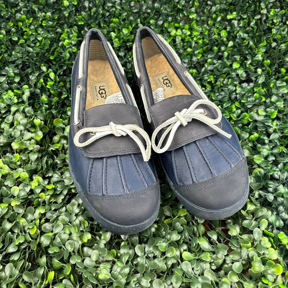 UGG ASHDALE DUCK BOAT SHOES